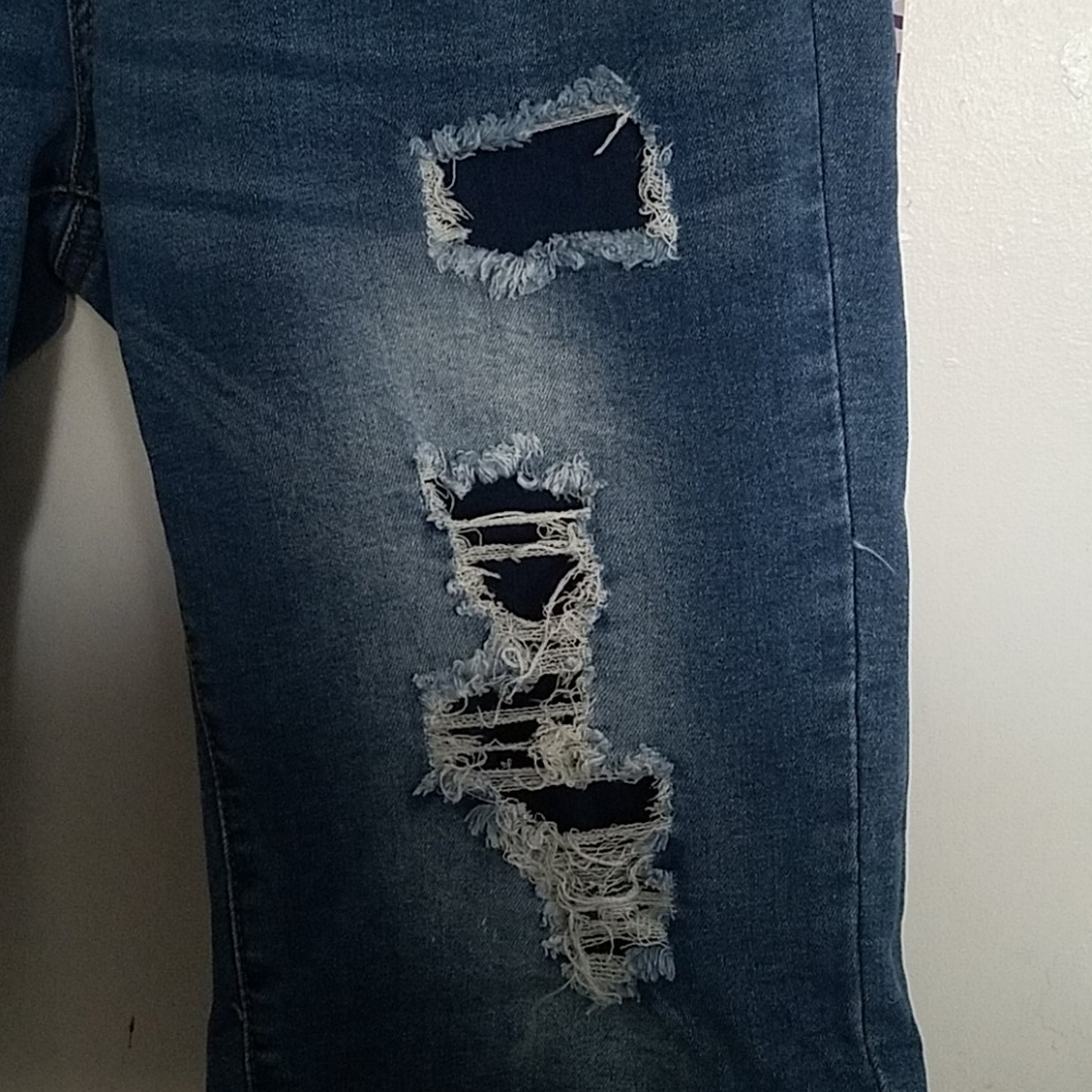 !iT Shorts - Picture 3 of 16